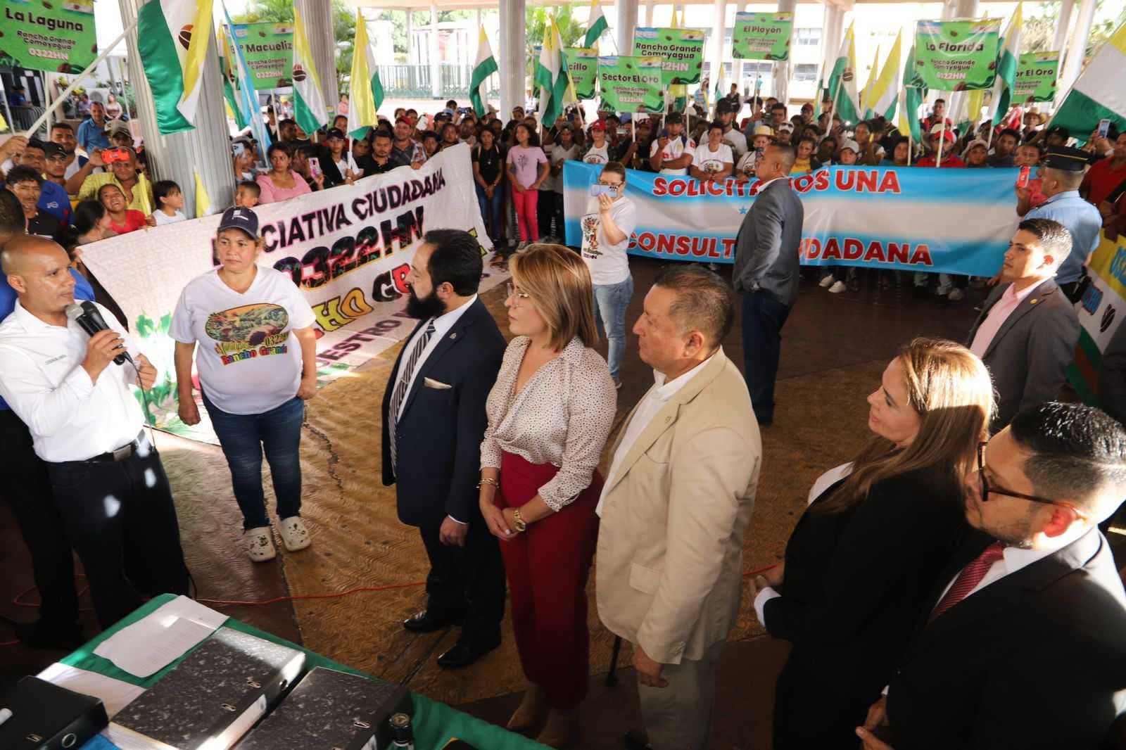 Congreso del Pueblo recibe iniciativa ciudadana para crear un nuevo municipio en Comayagua